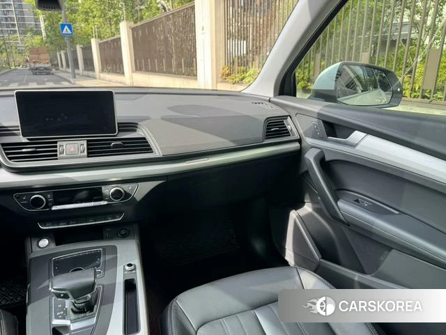Audi Q5L 2021 Белый из Китая, фото 5