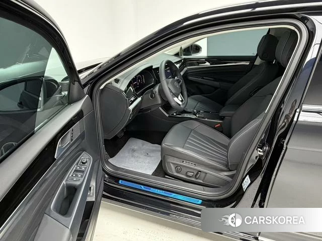 Volkswagen Passat 2025 Черный из Китая, фото 5