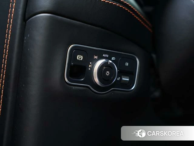 Aston Martin DBX 2022 Оранжевый из Китая, фото 5