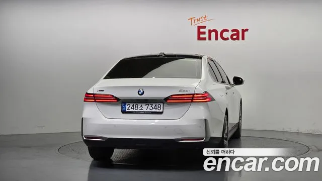 BMW 5 Series (G60) 2024 Белый из Кореи, фото 5