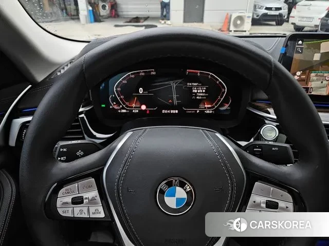 BMW 5 Series (G30) 2023 Черный из Кореи, фото 5