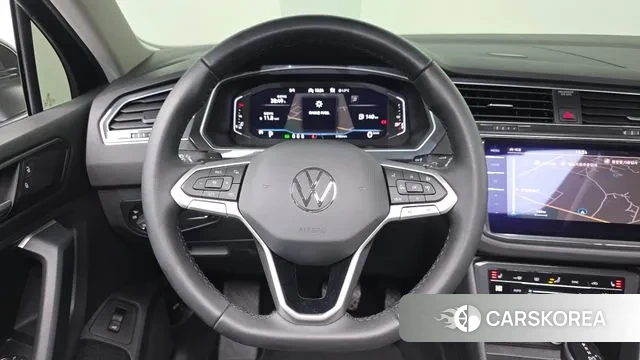 Volkswagen Tiguan second Generation 2022 Черный из Кореи, фото 5