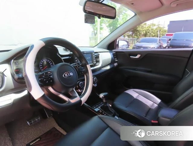 Kia Stonic 2018 Белый из Кореи, фото 5