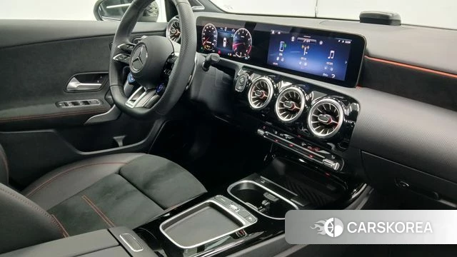 Mercedes-Benz A-Class W177 2025 Белый из Кореи, фото 5