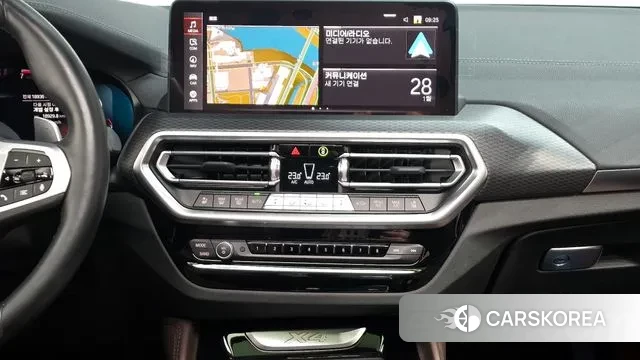 BMW X4 (G02) 2023 Светло-серебряный цвет из Кореи, фото 5