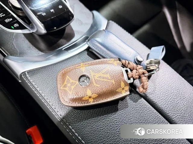 Mercedes-Benz C-Class W205 2021 Белый из Кореи, фото 5