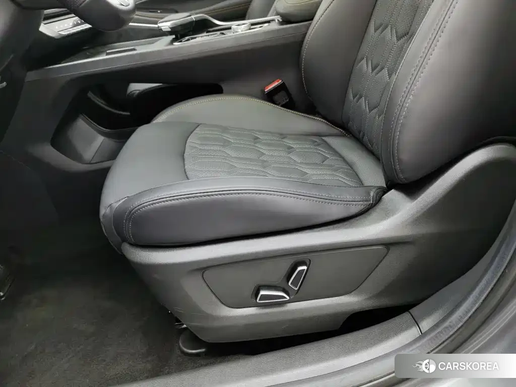 Chang'an UNI-T 2023 Silver/gray из Китая, фото 5