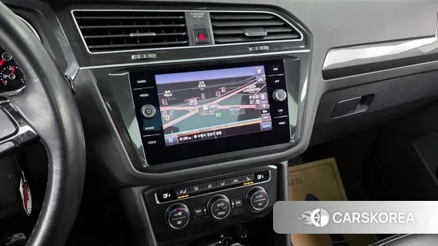 Volkswagen Tiguan second Generation 2020 Белый из Кореи, фото 5