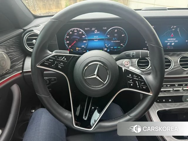 Mercedes-Benz E-Class W213 2022 Белый из Кореи, фото 5