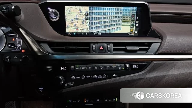 Lexus ES300h 7th generation 2019 Белый из Кореи, фото 5