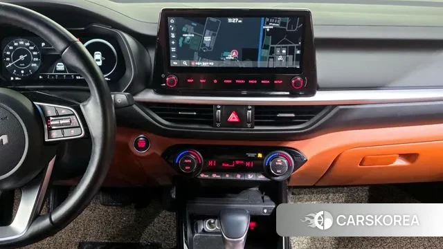 Kia The New K3 2nd generation 2021 Белый из Кореи, фото 5