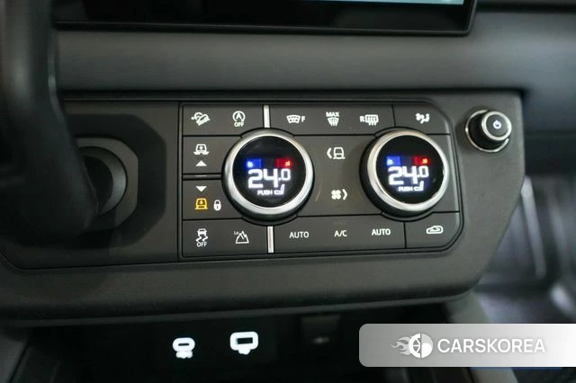 Land Rover Defender (L663) 2024 Черный из Кореи, фото 5