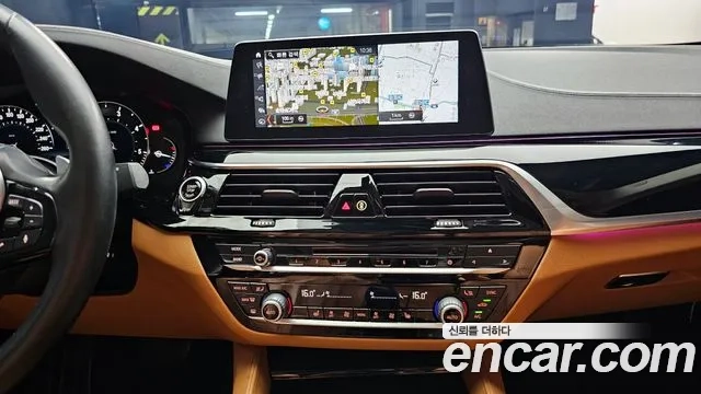 BMW 5 Series (G30) 2018 Белый из Кореи, фото 5