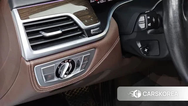 BMW 7 Series (G11) 2020 Белый из Кореи, фото 5