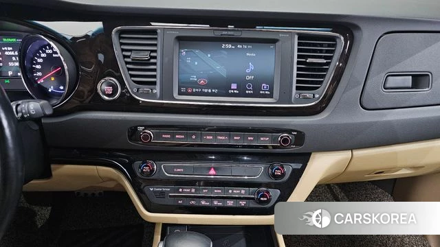 Kia The New Carnival 2018 Белый из Кореи, фото 5