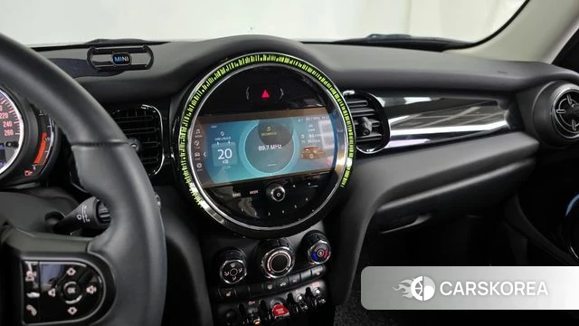 Mini Cooper 2022 Черный из Кореи, фото 5