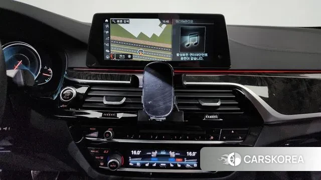 BMW 5 Series (G30) 2018 Белый из Кореи, фото 5