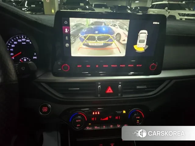 Kia The New K3 2nd generation 2023 Белый из Кореи, фото 5