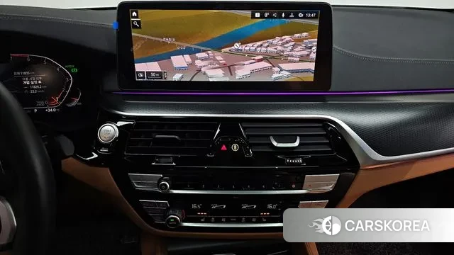 BMW 5 Series (G30) 2023 Белый из Кореи, фото 5