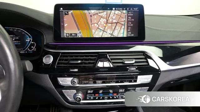 BMW 5 Series (G30) 2022 Белый из Кореи, фото 5