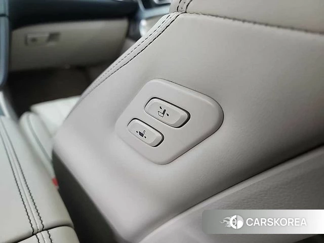 Genesis G70 2019 Красный из Кореи, фото 5