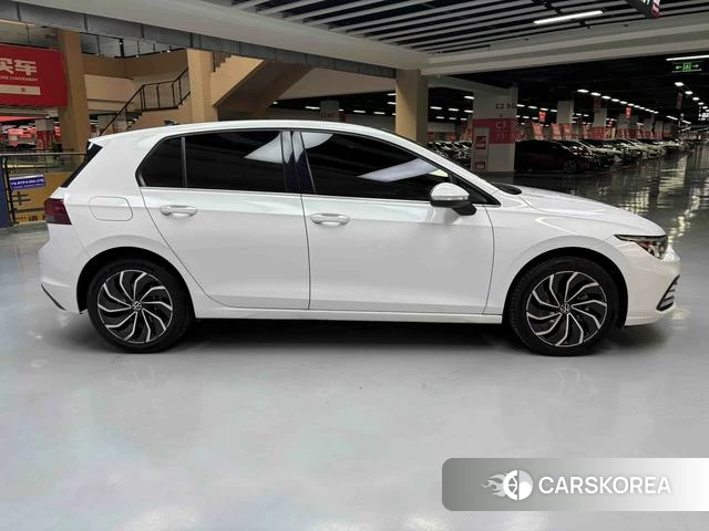 Volkswagen Golf 2021 Белый из Китая, фото 5