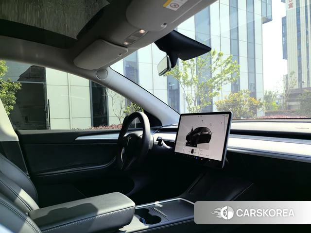 Tesla Model Y 2024 Черный из Китая, фото 5