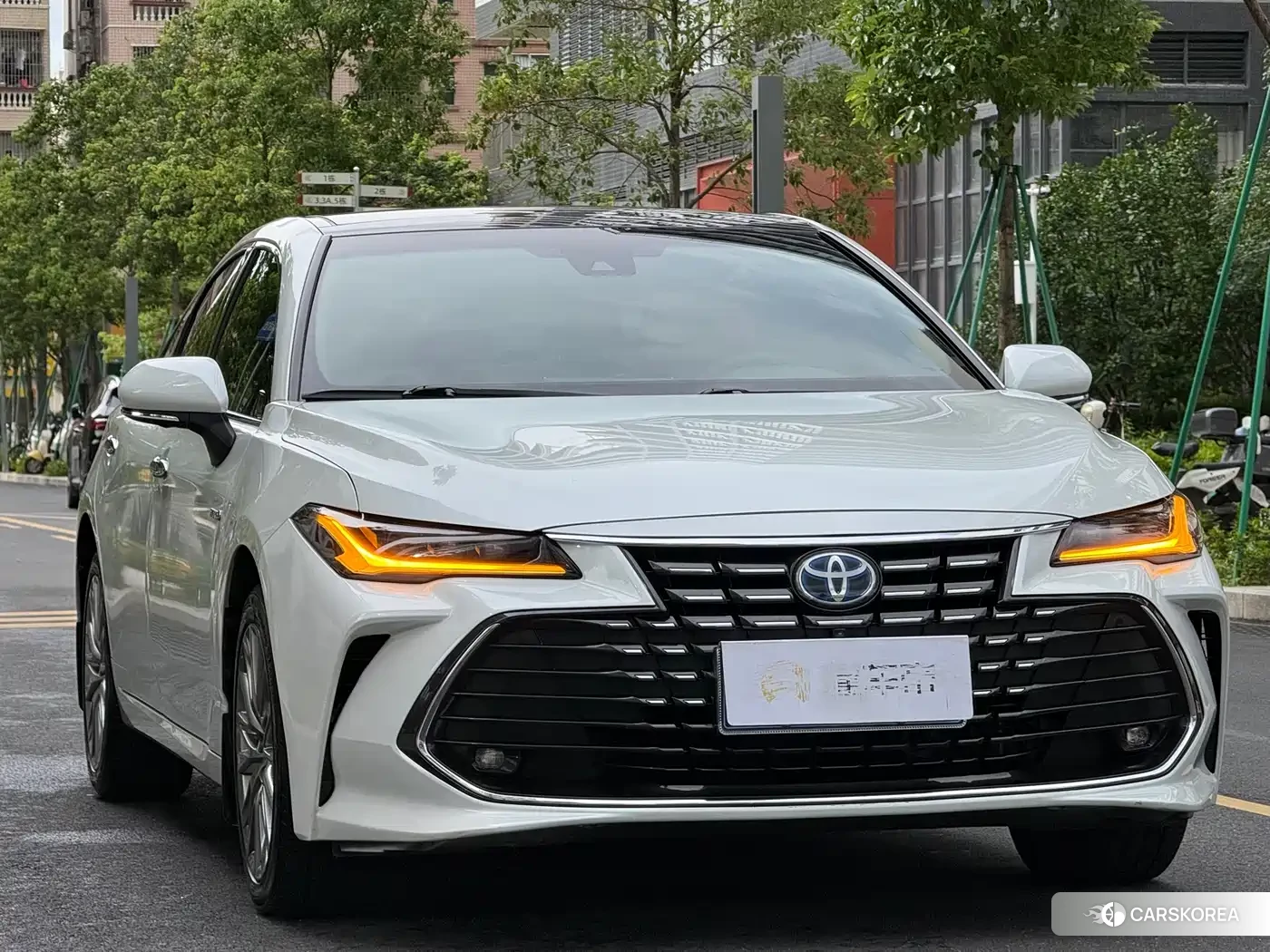 Toyota Avalon 2023 Белый из Китая, фото 5