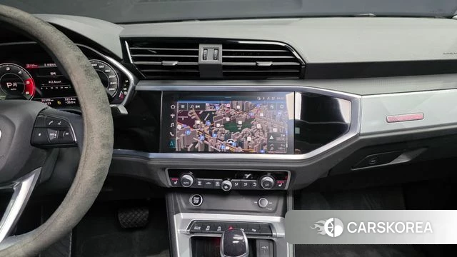 Audi Q3 (F3) 2023 Серый из Кореи, фото 5