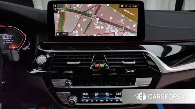 BMW 5 Series (G30) 2023 Белый из Кореи, фото 5