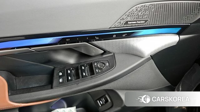 BMW 5 Series (G60) 2024 Серебристо-серый из Кореи, фото 5