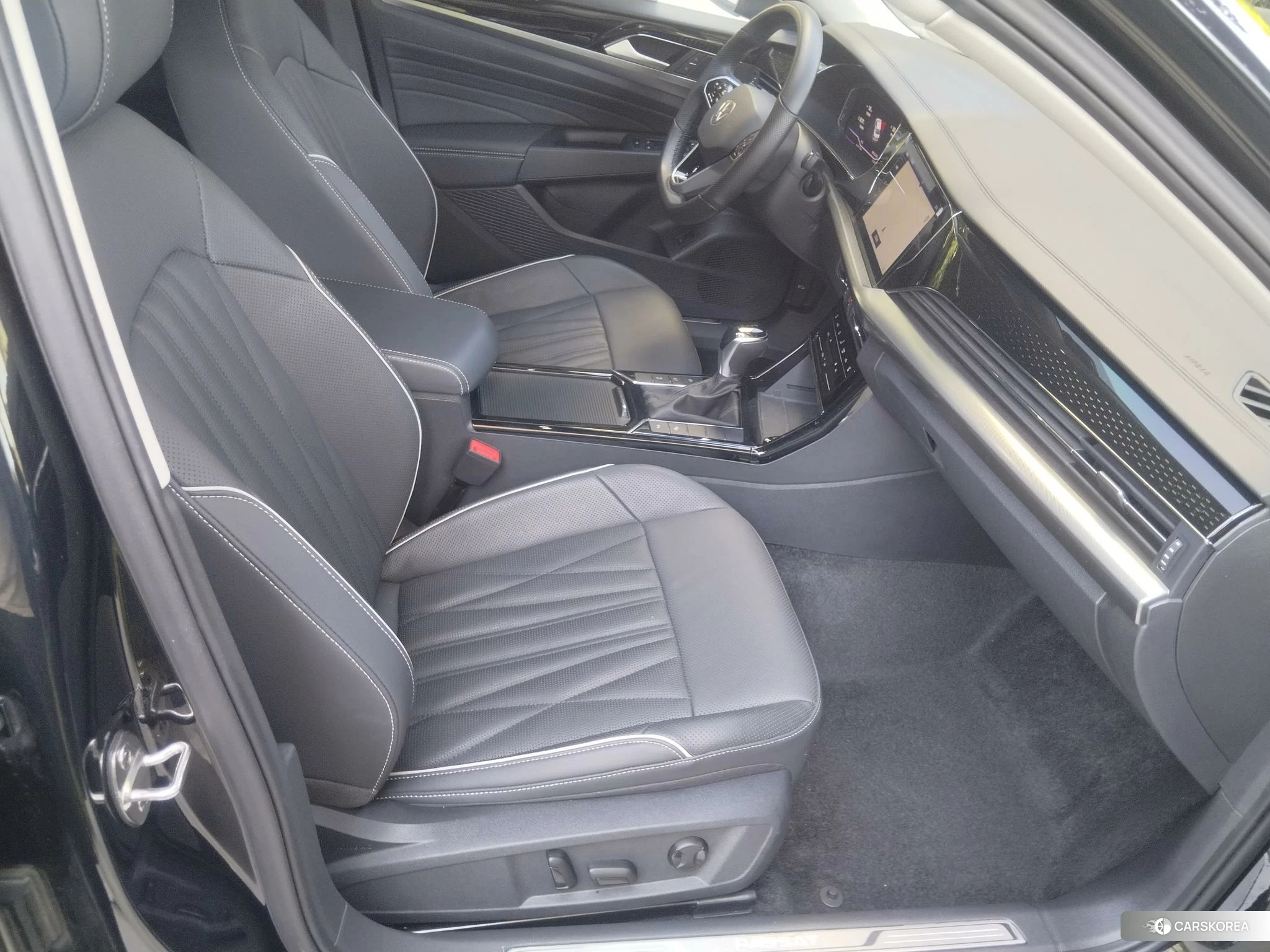 Volkswagen Passat 2021 Черный из Китая, фото 5