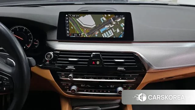 BMW 5 Series (G30) 2018 Серый из Кореи, фото 5