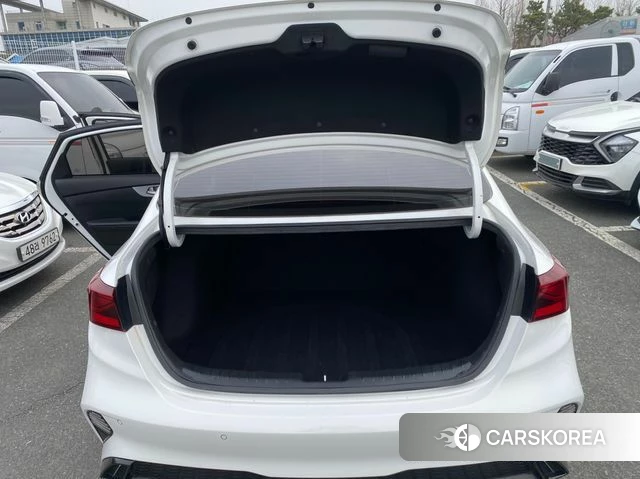 Kia The New K3 2nd generation 2022 Белый из Кореи, фото 5