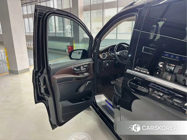 Mercedes-Benz V-class 2024 Черный из Китая, фото 5