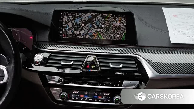 BMW 5 Series (G30) 2019 Белый из Кореи, фото 5