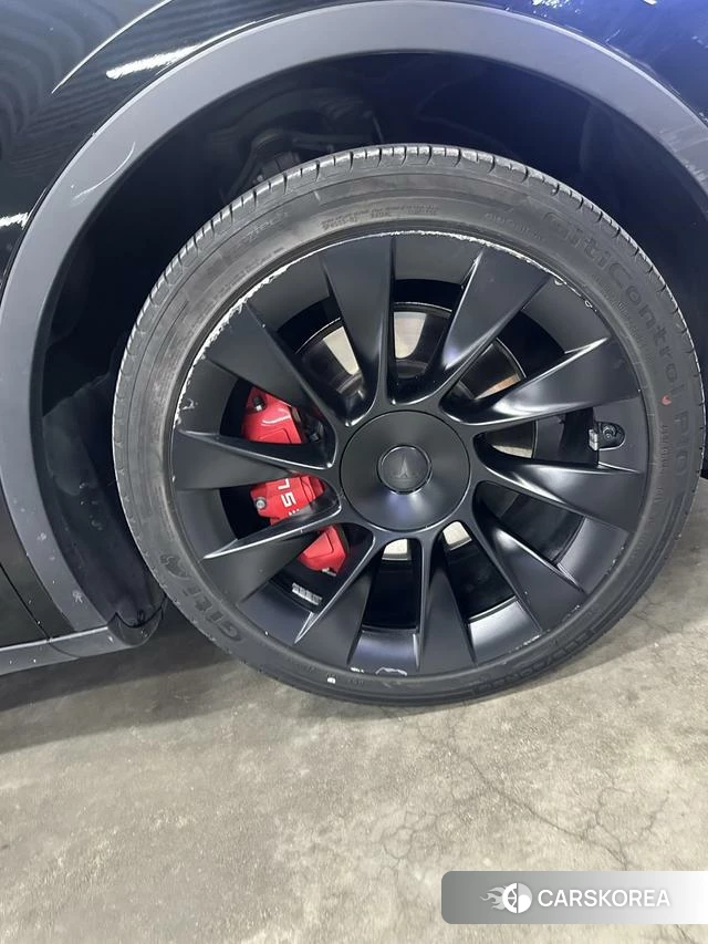 Tesla Model Y 2023 Черный из Китая, фото 5