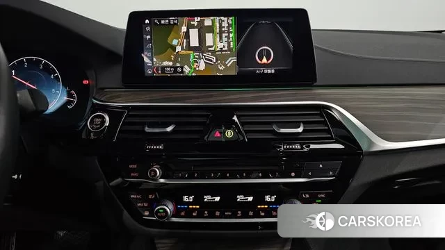 BMW 5 Series (G30) 2019 Белый из Кореи, фото 5