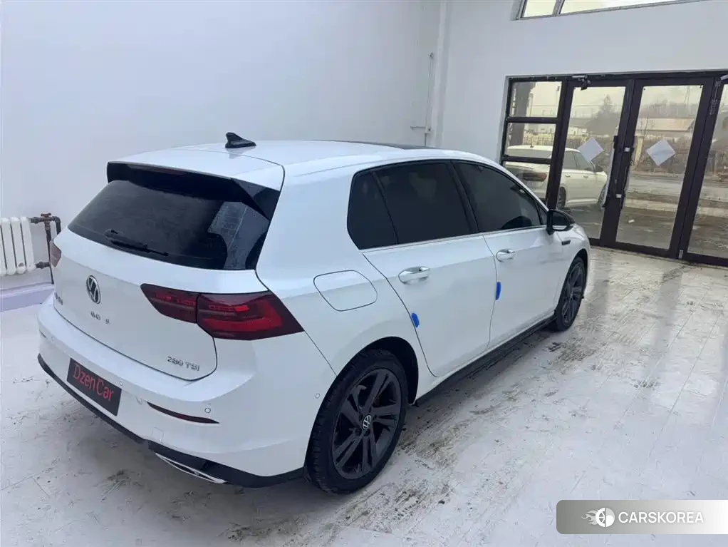 Volkswagen Golf 2022 Белый из Китая, фото 5