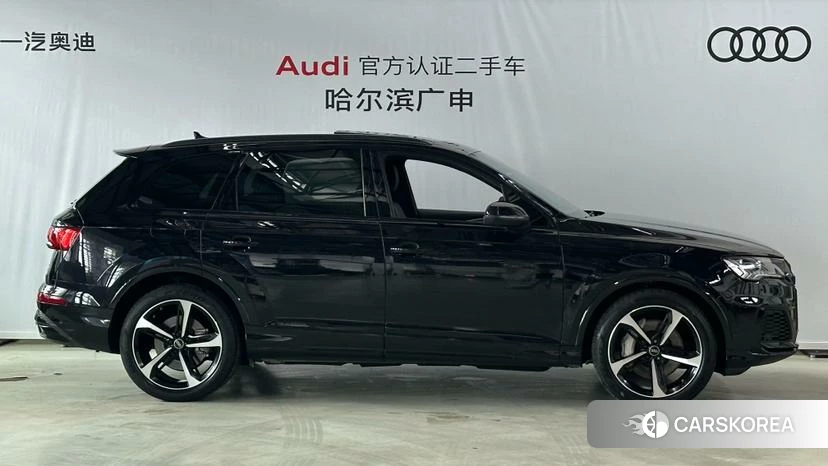 Audi Q7 2021 Черный из Китая, фото 5