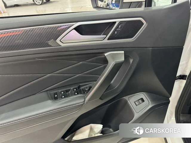 Volkswagen Tiguan L 2023 Белый из Китая, фото 5