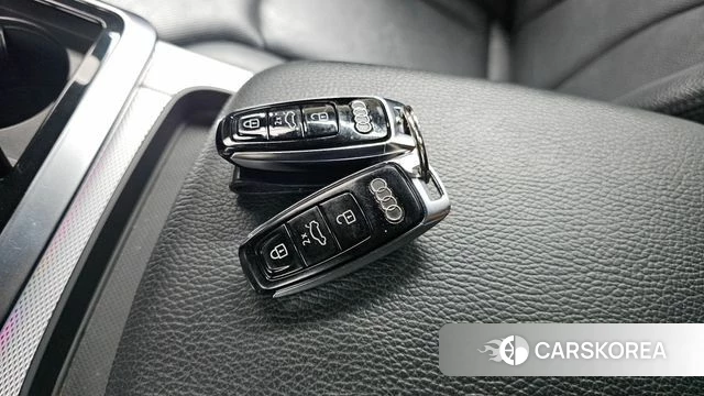 Audi Q8 (4M) 2020 Черный из Кореи, фото 5