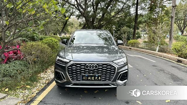 Audi Q5L Sportback 2021 Темно-серый из Китая, фото 5