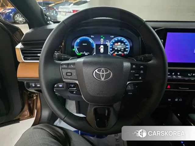 Toyota Camry (XV80) 2025 Песочный из Кореи, фото 5