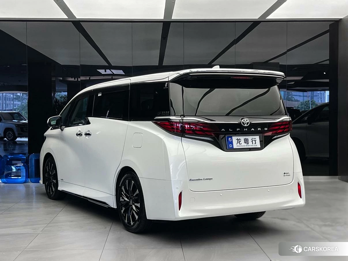 Toyota Elfa 2023 Белый из Китая, фото 5