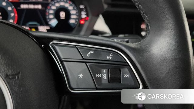 Audi A3 (8Y) 2023 Белый из Кореи, фото 5