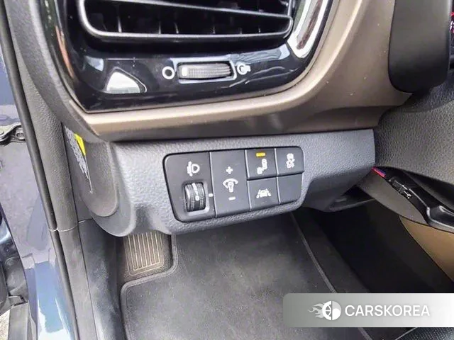 Kia Stonic 2018 Синий из Кореи, фото 5