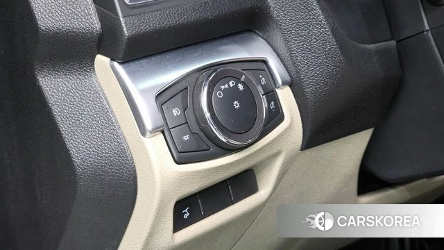 Ford Explorer 2019 Белый из Кореи, фото 5