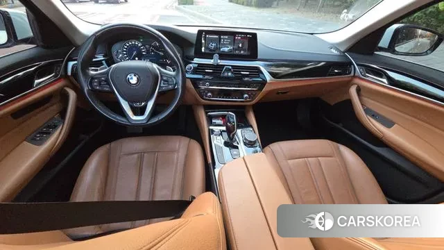 BMW 5 Series (G30) 2018 Белый из Кореи, фото 5