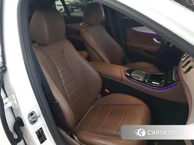 Mercedes-Benz E-Class W213 2020 Белый из Кореи, фото 5